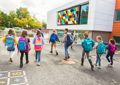Accompagner la participation sociale des personnes avec autisme de la maternelle au lycée